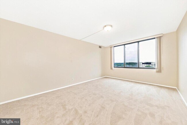 Building Photo - 5225 Pooks Hill Rd