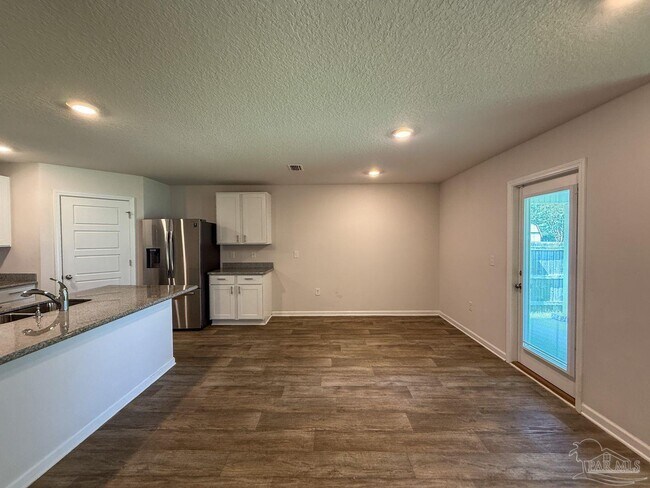 Building Photo - 2308 Kirkwood Dr