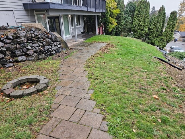 Building Photo - 2323 - Jones