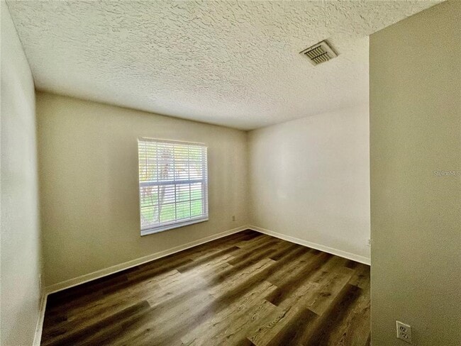 Building Photo - 1140 Cedarwood Way