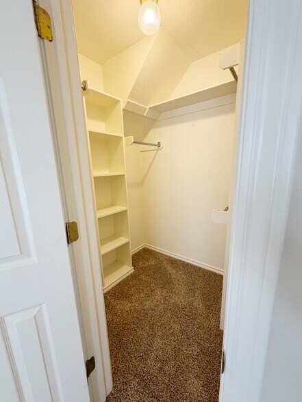 Primary Closet - 307 Sunset Blvd