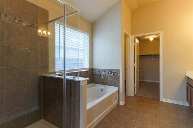 Building Photo - 8250 Arezzo Dr
