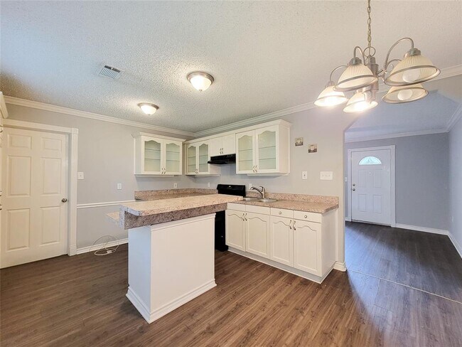 Building Photo - 2306 Downey Dr