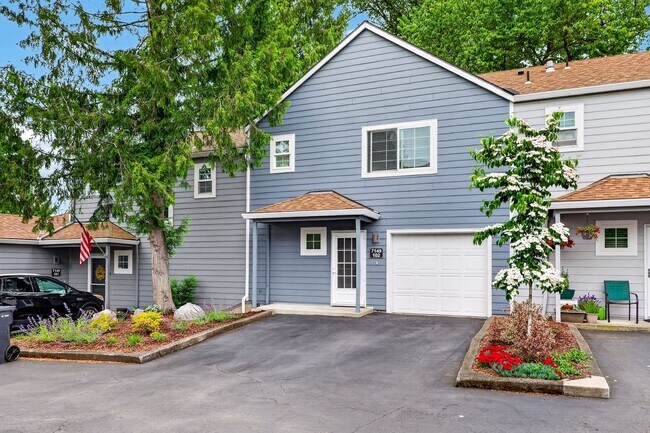 Building Photo - Great Location! 2 bedroom, 2.5 Bathroom Townhouse in Orchard Hills!!