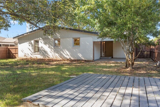 Building Photo - 2221 N Alexander St