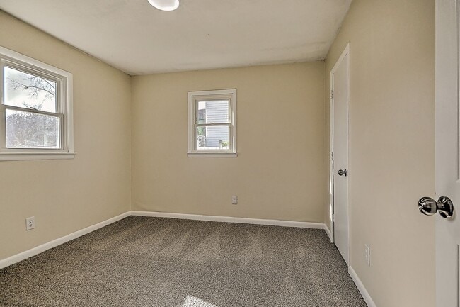 Building Photo - 214 Taylor Ave