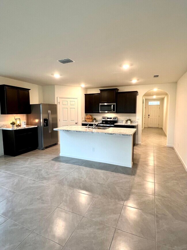 Building Photo - 4011 SW Kidd Ct