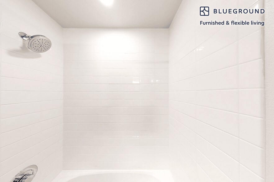 Building Photo - 1001 Harvey Dr