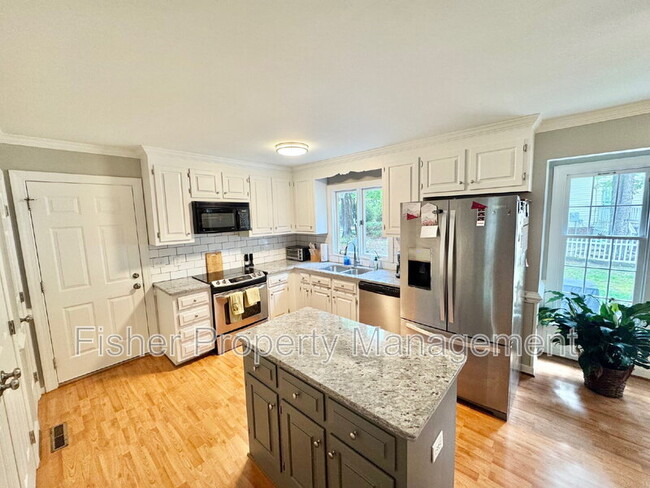 Building Photo - 342 Rossmere Dr