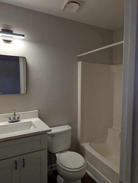 Building Photo - 119 Karen Ct