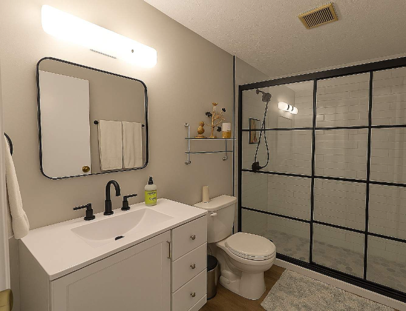 Building Photo - 12442 Quail Woods Dr