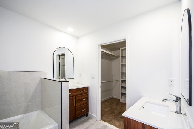 Building Photo - 2704 Margaret Mitchell Dr NW