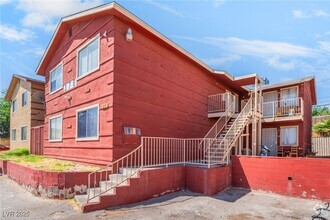 Building Photo - 375 N 15th St