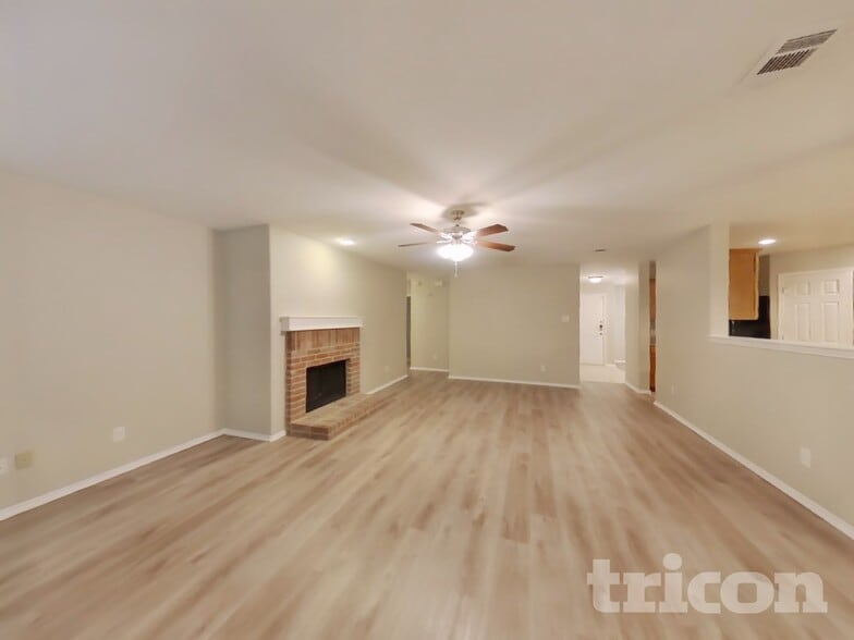 Building Photo - 2506 Eastwood Dr