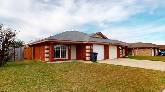 Primary Photo - Memorial Day Special, 2 WEEKS FREE RENT!!!!