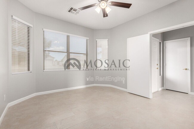 Building Photo - 1245 E Waterview Pl