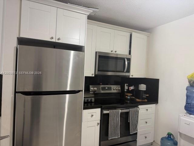 Building Photo - 6825 W Flagler St