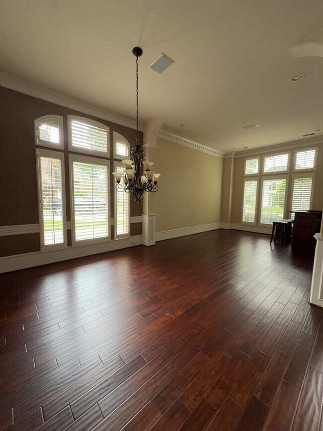 Building Photo - 16410 Emilia Ct