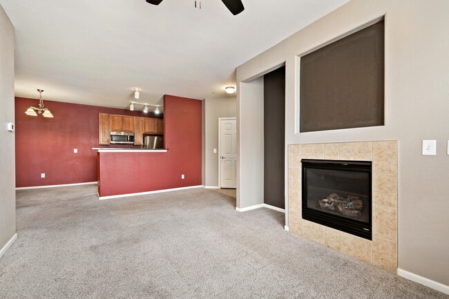 Building Photo - 3000 Blue Sky Cir