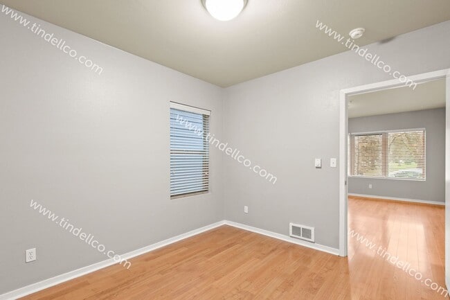 Building Photo - Luxurious 1BR/1BA Condo in Matthew Frank Community - Your Ideal Urban Retreat! (W/S/G included)
