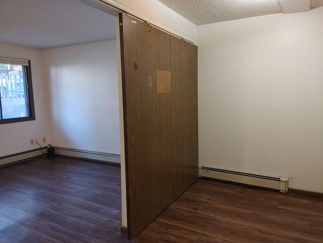 Building Photo - $895 | 1 Bedroom, 1 Bathroom Apartment | N...