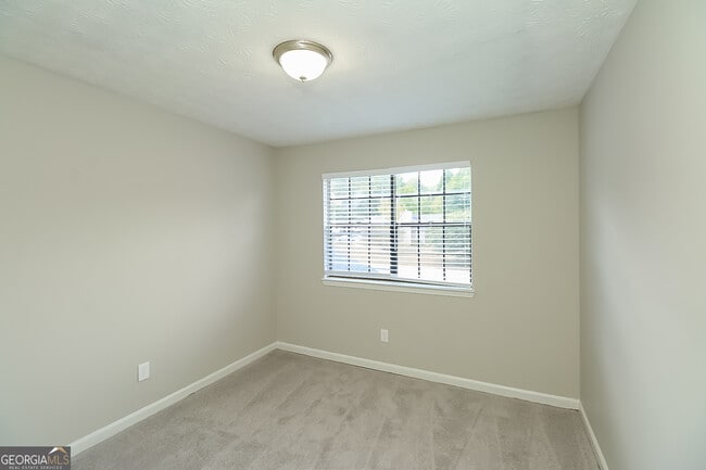 Building Photo - 8070 Linda Ct