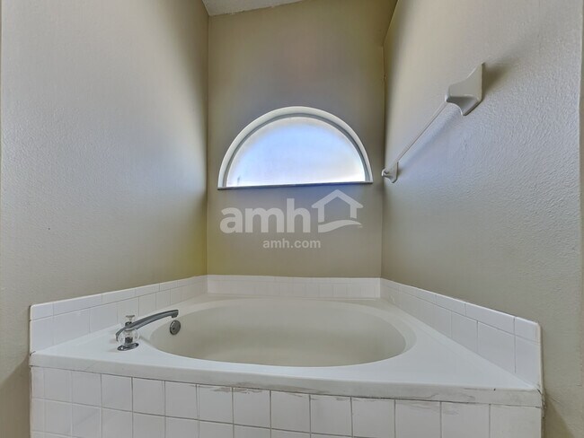 Building Photo - 13401 Sunvale Place