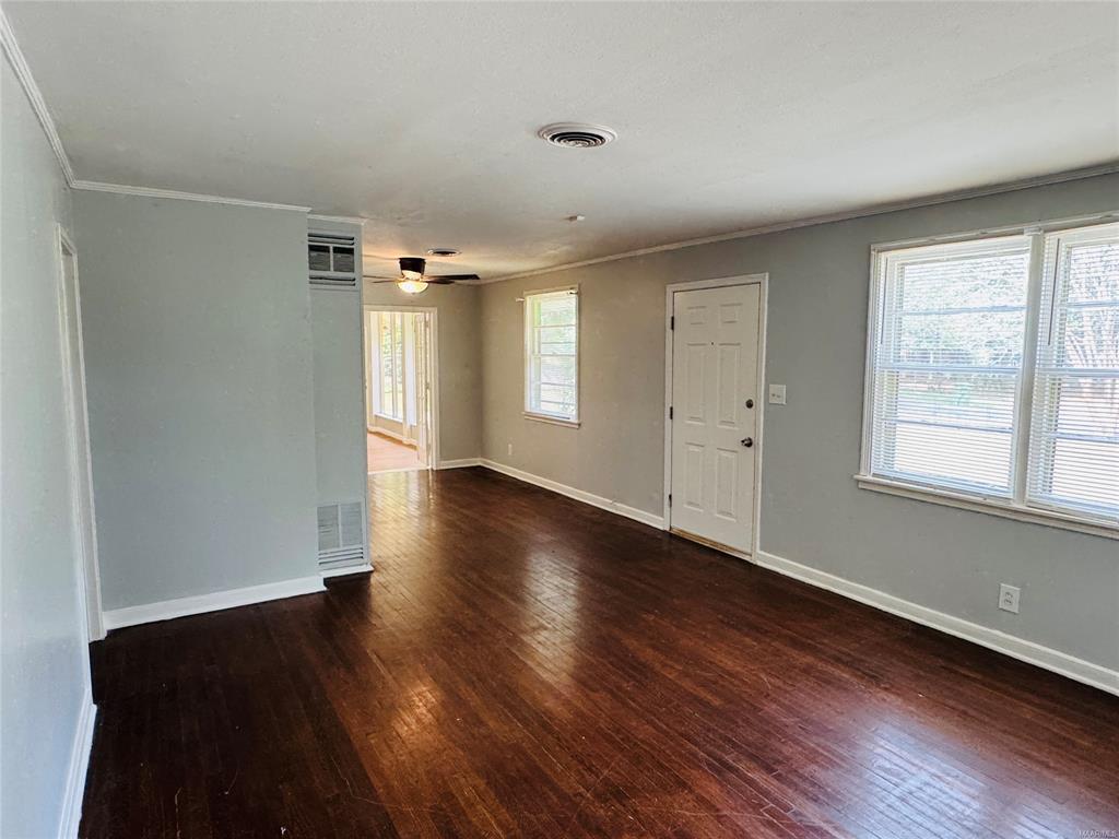 Building Photo - 4228 Hickory Dr