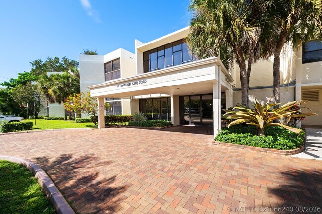 Building Photo - 491 Racquet Club Rd