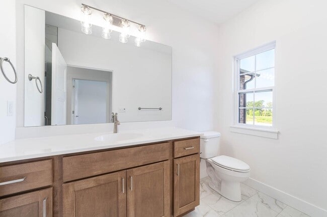 Building Photo - 808 Napa Dr