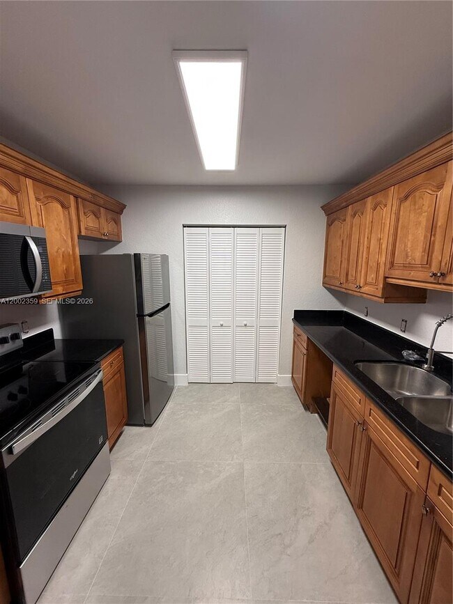 Building Photo - 7608 NW 38th Ct