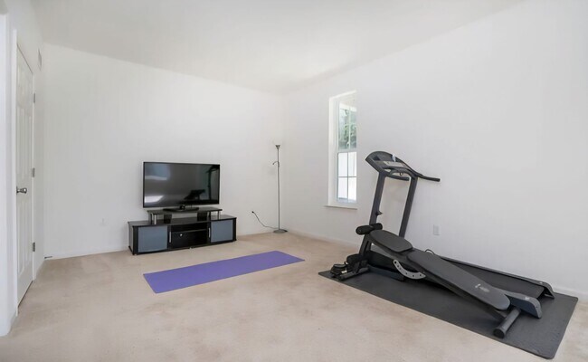 Building Photo - Spacious End-Unit Townhome in Meridian Crossing | 2,850+ Sq Ft | Resort-Style Amenities. $3,095.0...
