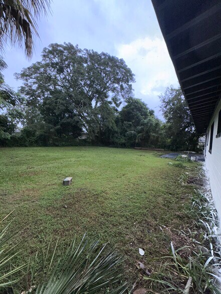 Building Photo - 429 Ventura Ave