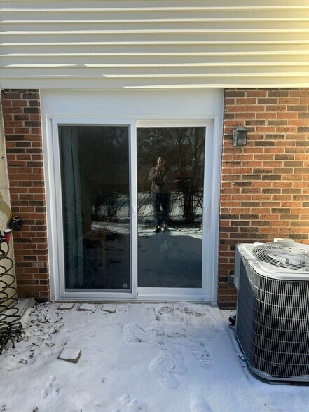 Building Photo - 7S485 Lynn Dr