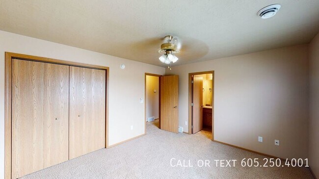 Building Photo - Spacious 2 Bed Apartment in Brandon