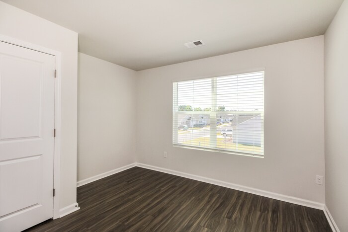 Building Photo - 239 Dorian Lp