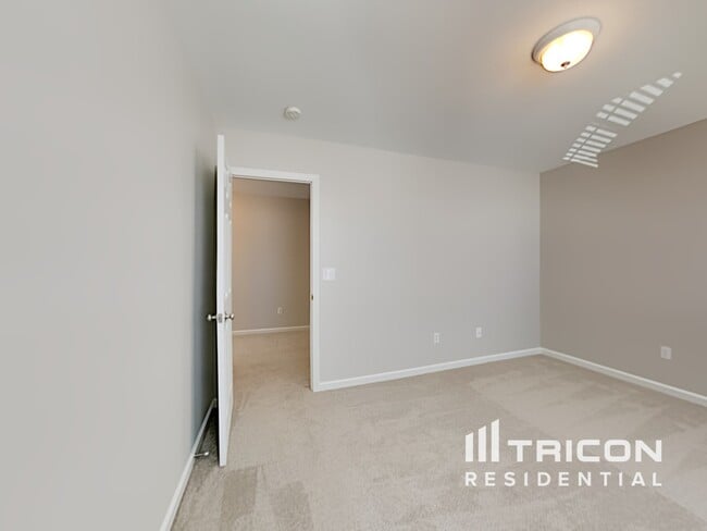 Building Photo - 225 Caedmons Creek Dr