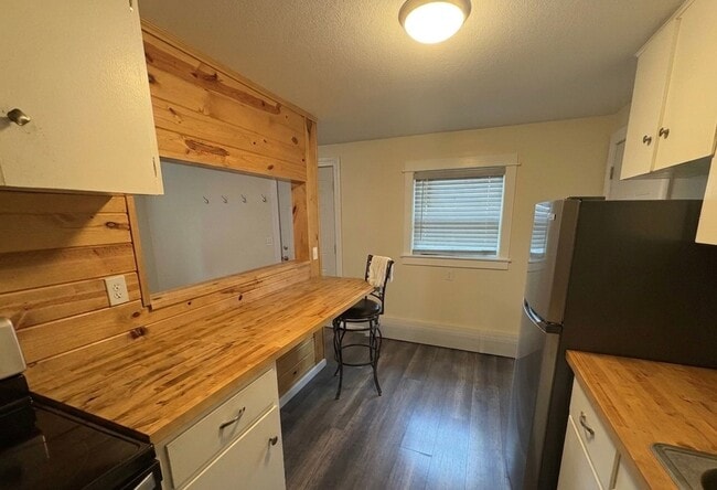 Building Photo - Modern 1 Bedroom Unit in Central Manhattan!