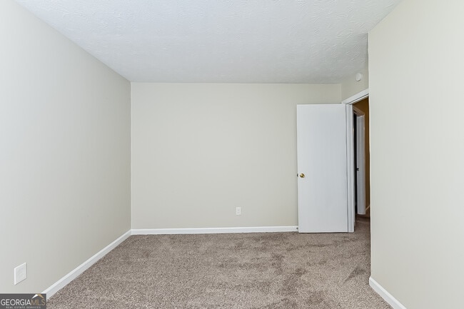 Building Photo - 8305 Gledstone Way
