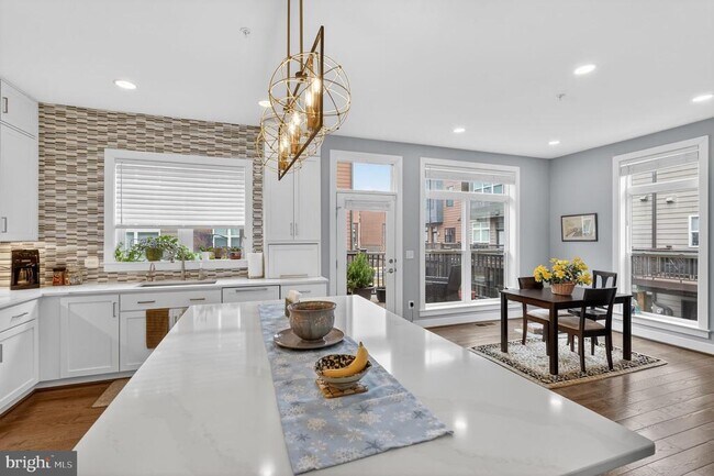 Building Photo - 3248 Royal Fern Pl