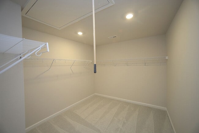 Building Photo - 4-Bedroom, 3-Full Bath Home with 2 Car Garage in Durham!