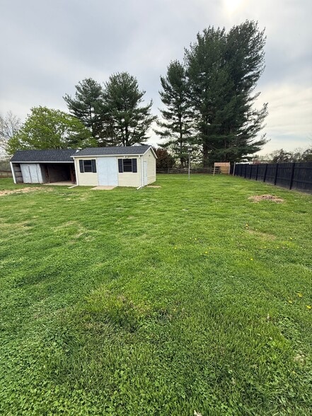 Building Photo - 17 Maloney Rd