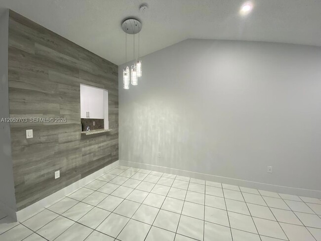 Building Photo - 312 NW 114th Ave