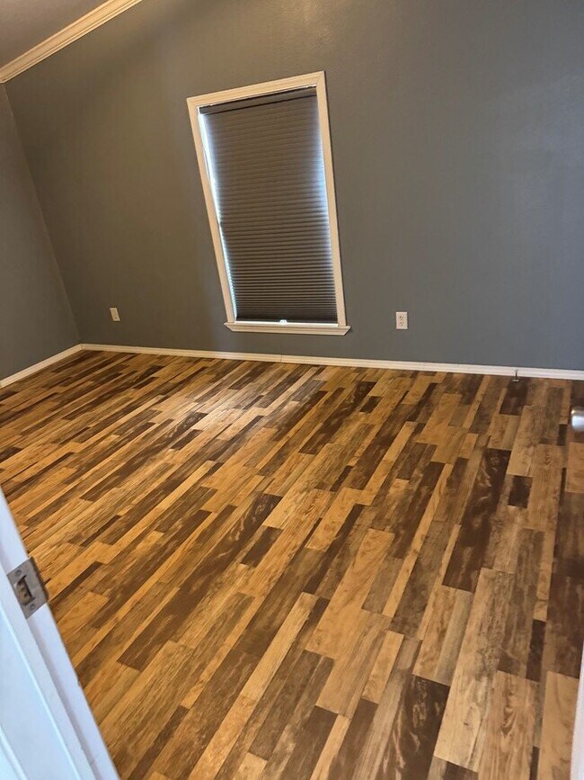 Building Photo - 14141 W Ruidoso Dr