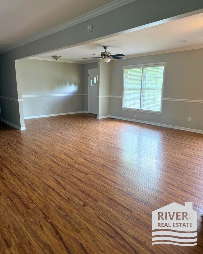 Building Photo - 2370 Roberts Ln