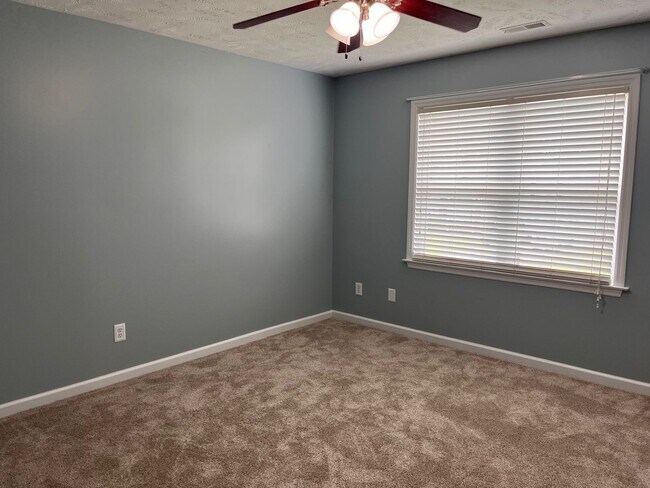 Building Photo - Avail NOW'n ROCK CREEK!