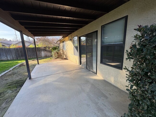 Building Photo - SE Visalia home coming soon!