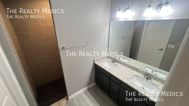 Building Photo - 270 Winfall Ave SW