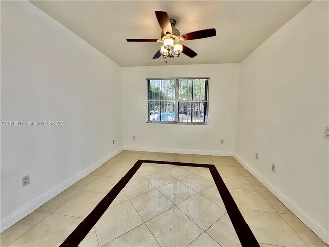 Building Photo - 6540 NW 114th Ave