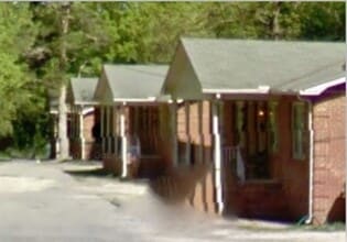Building Photo - Russell's Chester Duplexes